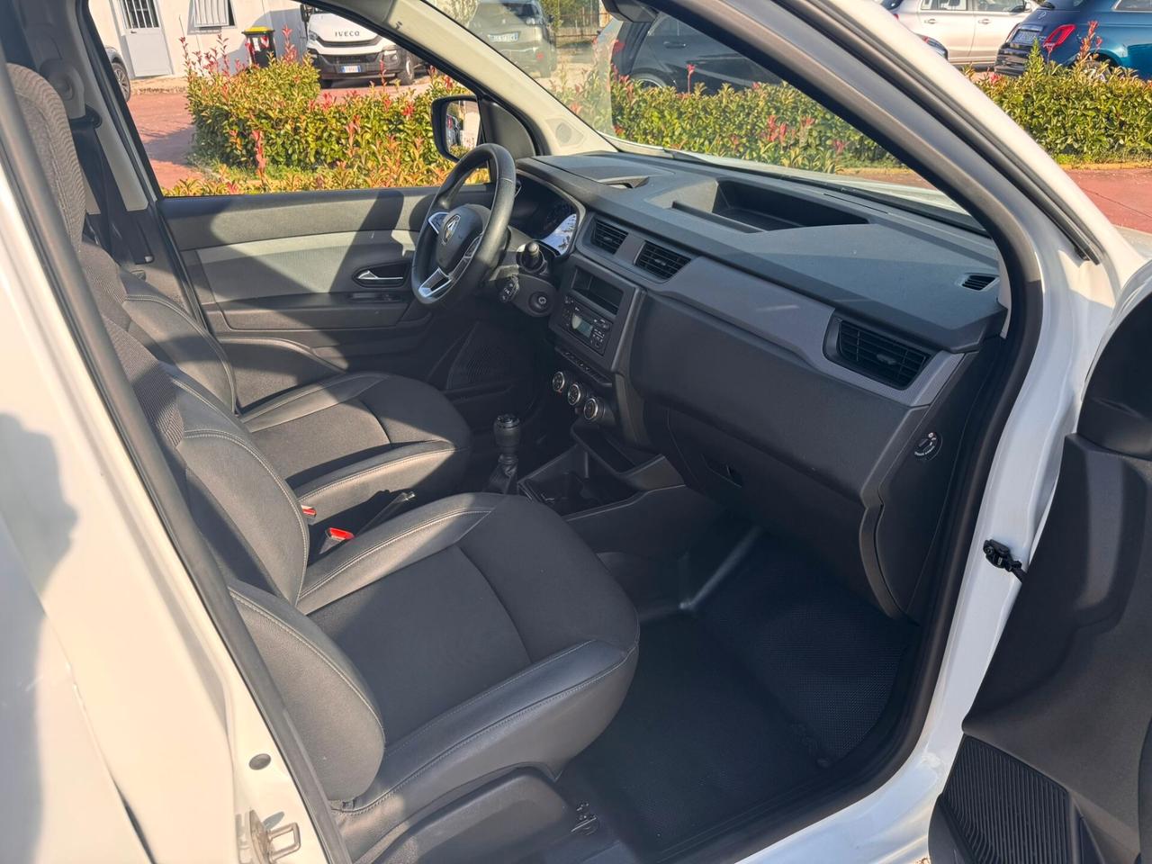 RENAULT EXPRESS 1.5DCI 95CV E6D-I 2023
