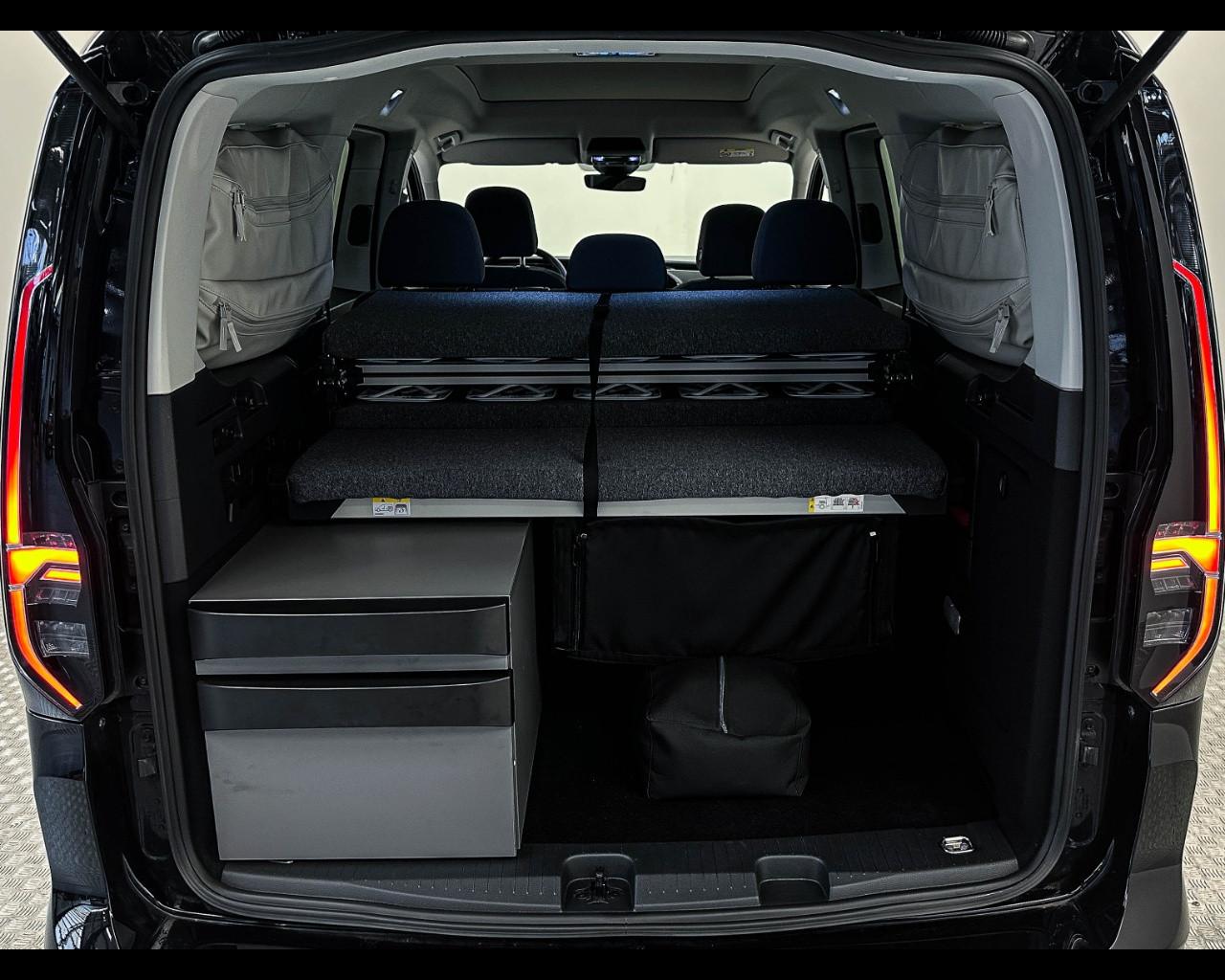 VOLKSWAGEN Caddy 2.0 TDI 122 CV DSG California Furgone Maxi