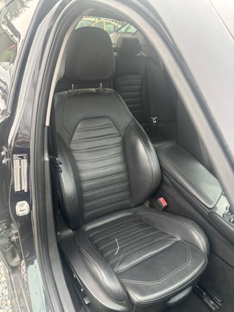 Alfa Romeo Giulia 2.0 Turbo 280 CV AT8 AWD Q4 Veloce