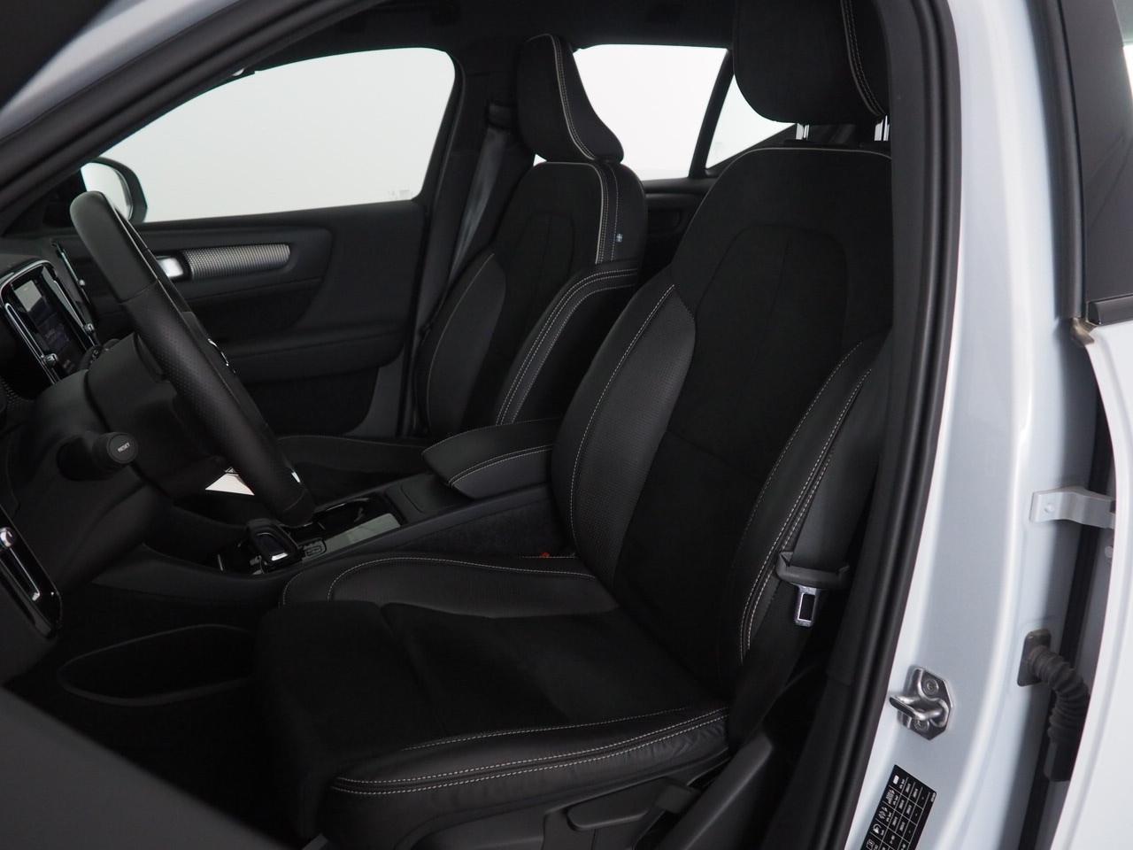 VOLVO XC40 Recharge RDesign P8 AWD AUT