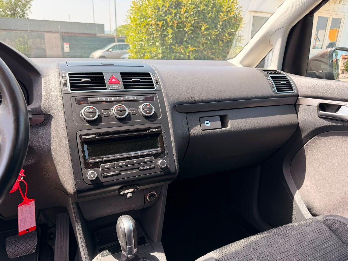 VOLKSWAGEN - Touran - 1.6 TDI DSG Comfortline 7 POSTI
