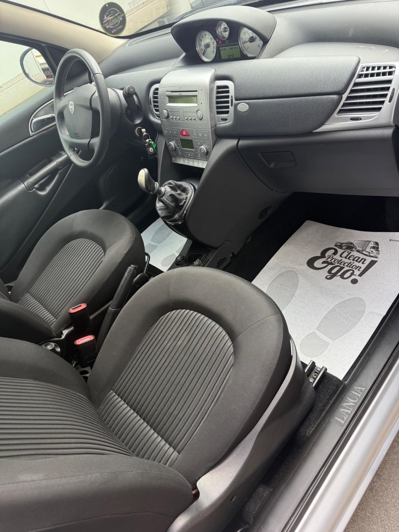 Lancia Ypsilon 1.2 69 CV 5 porte S&S Silver