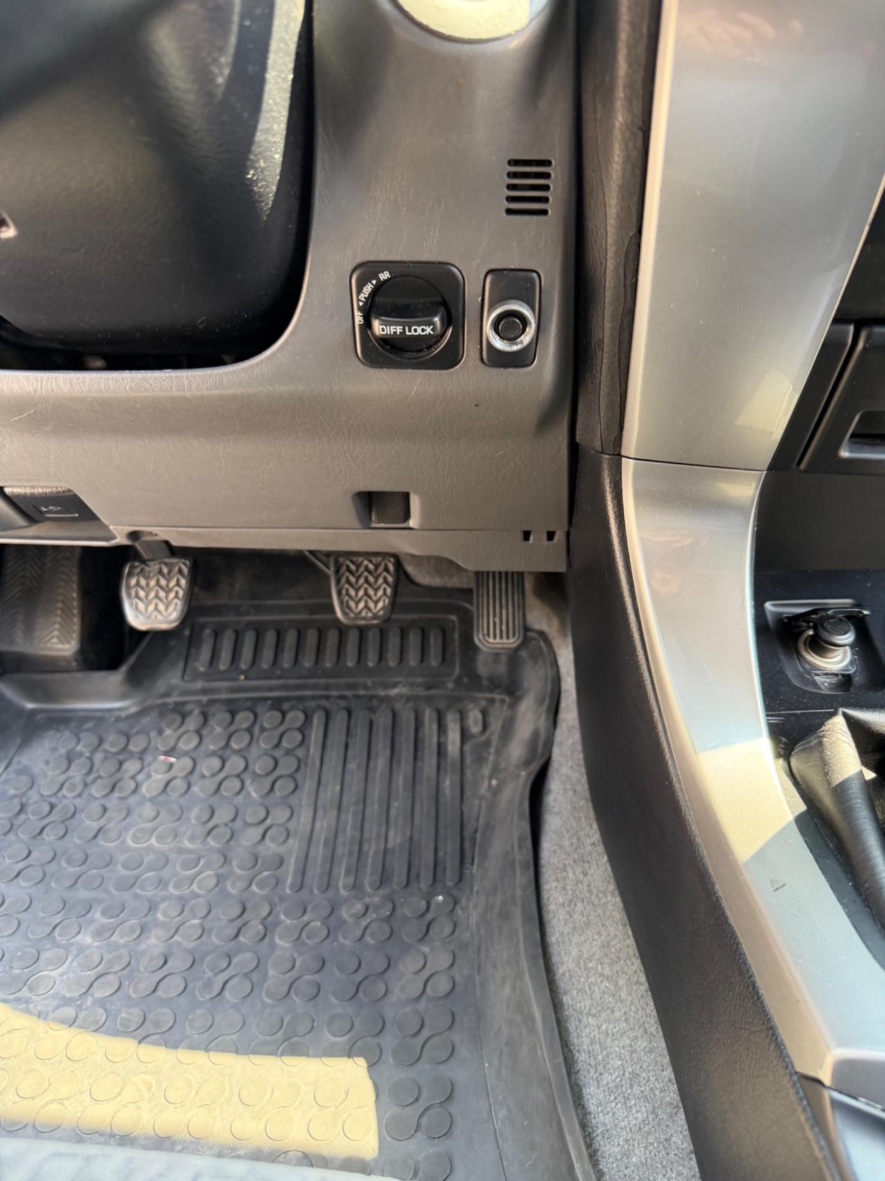 Toyota Land Cruiser 3.0 D-4D 16V cat 3 porte Sol MANUALE