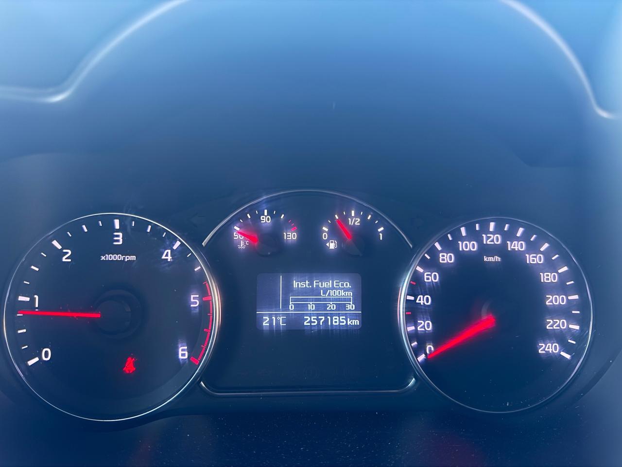 Kia Carens 1.7 CRDi 7 POSTI ADATTA A NEOPATENTATI 115 CV Class