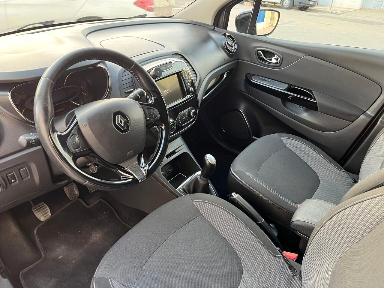 RENAULT CAPTUR 1.5 9OCV ENERGY LINK FULL NAVI RETROC DISTRIBUZ ESEGUITA