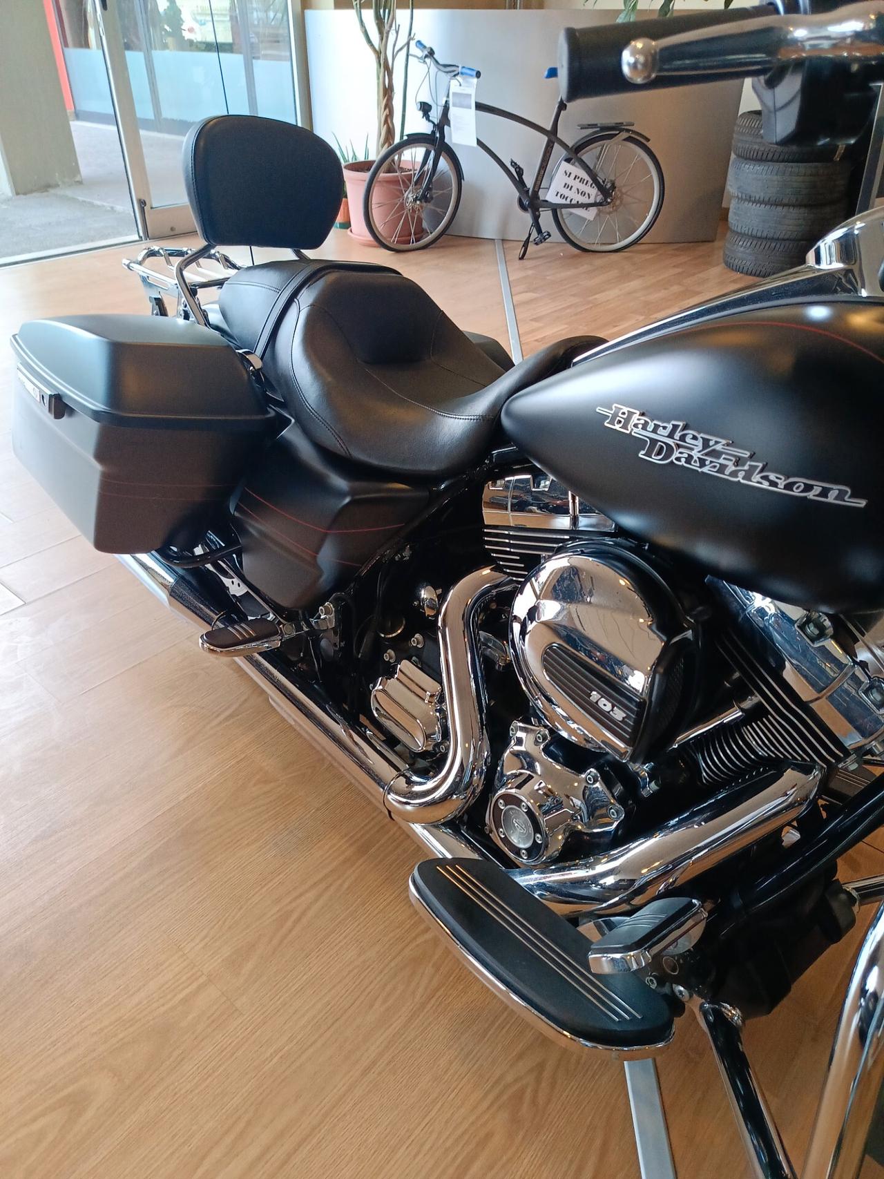 Harley-davidson FLHX Street Glide FLHXS