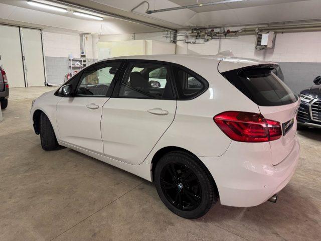 BMW 220 i Active Tourer Advantage