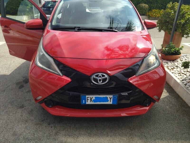 Toyota Aygo 1.0 VVT-i 69 CV 5 porte x-play TSS MMT