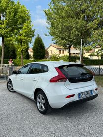 Volvo V40 D2 1.6 Summum