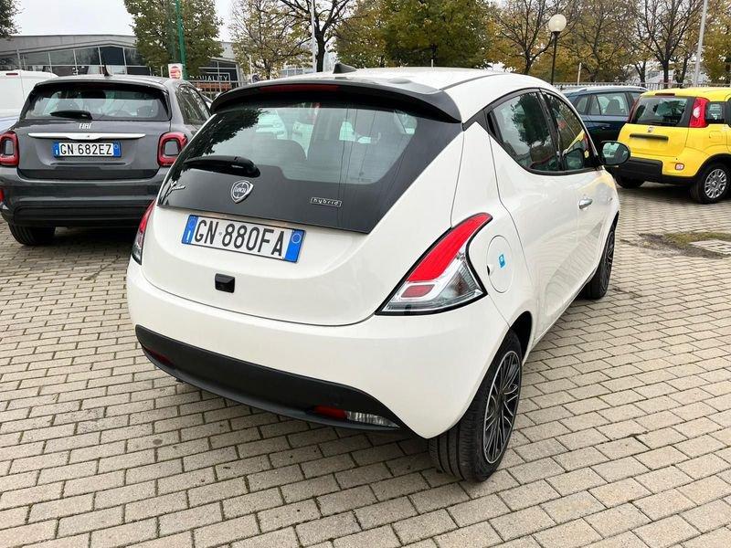 Lancia Ypsilon 1.0 FireFly 5 porte S&S Hybryd Gold