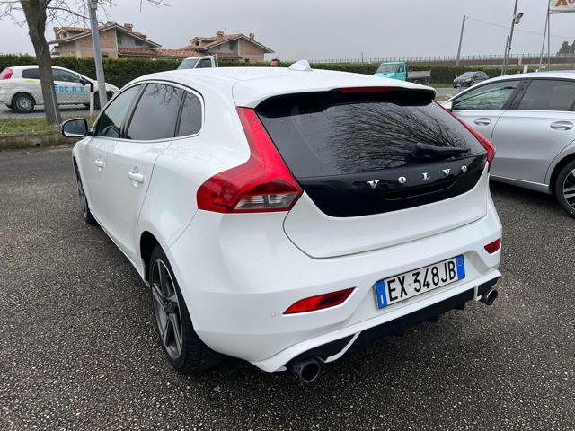 VOLVO V40 D2 1.6 R-design Momentum