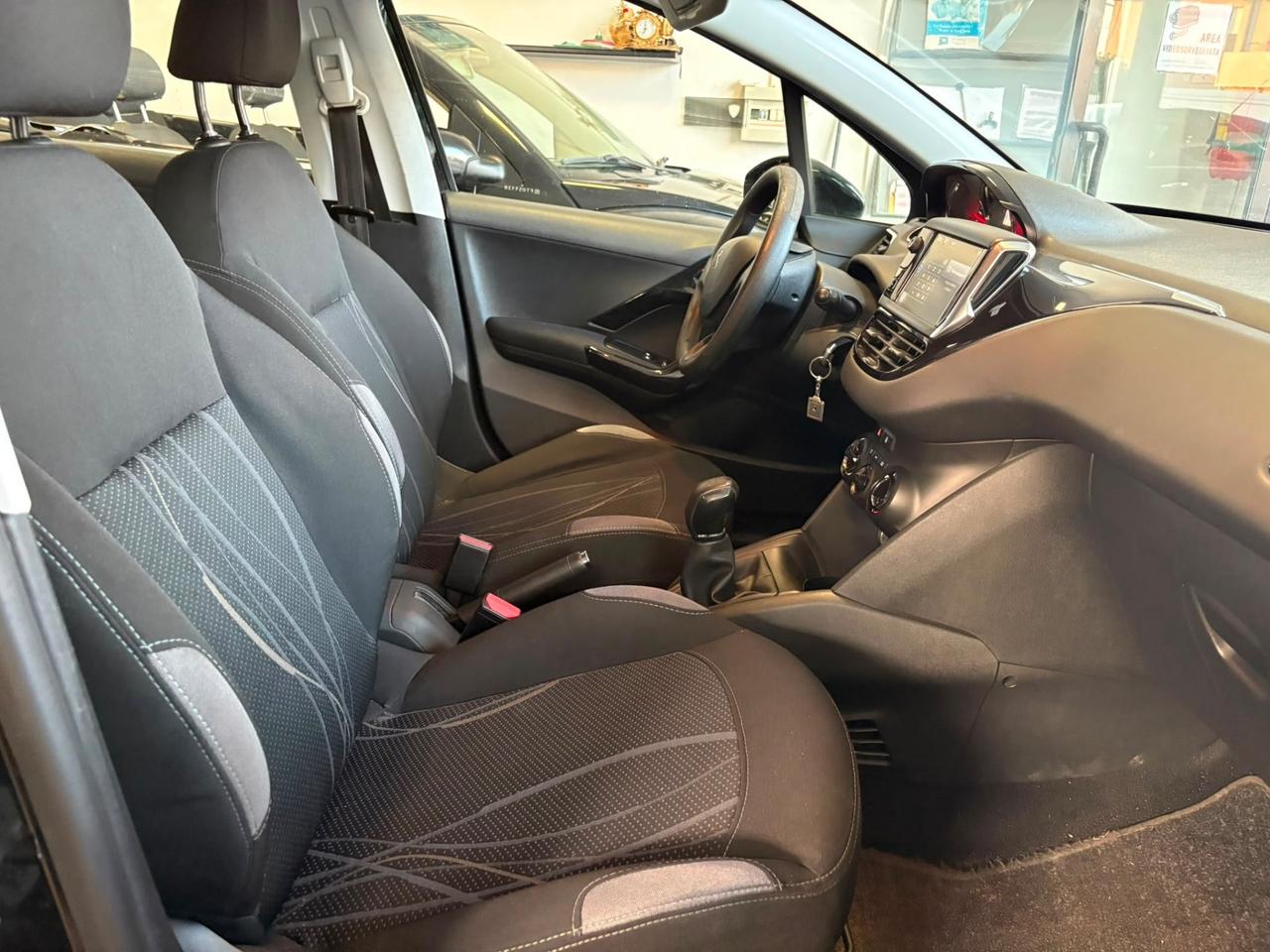 Peugeot 208 1.4 HDi 5 porte Ok neopatentati