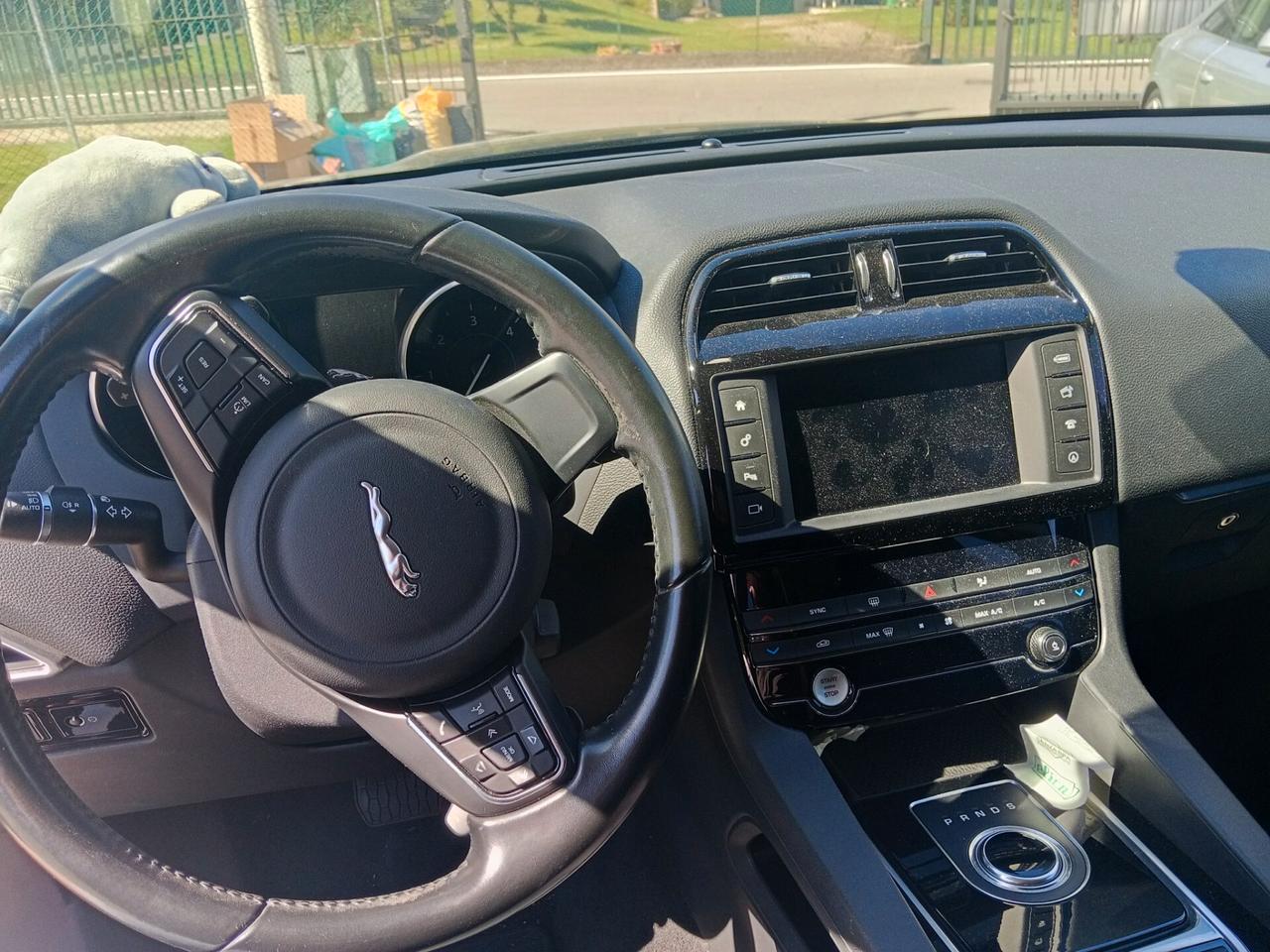Jaguar F-Pace 2.0 D 180 CV aut. Pure