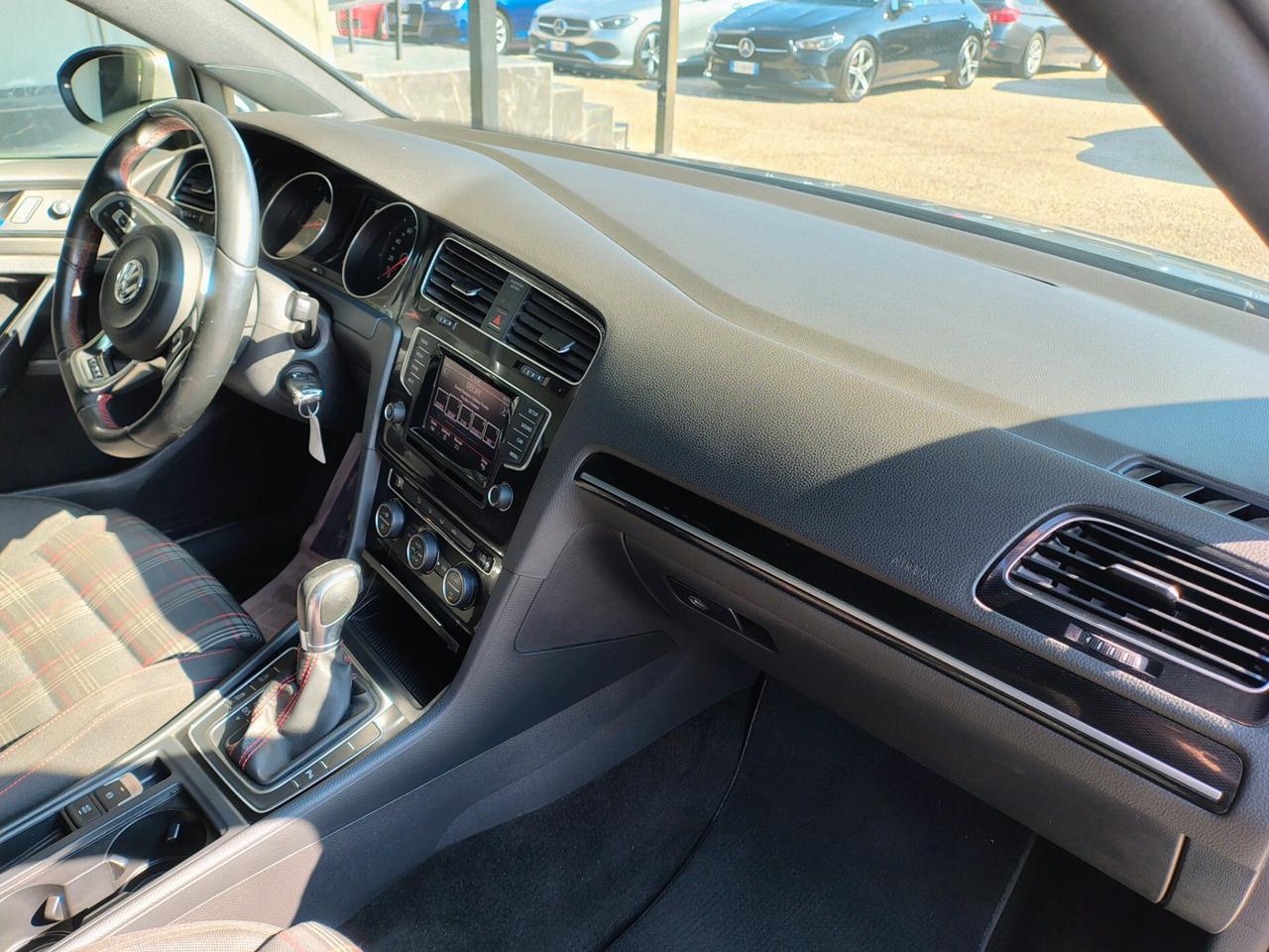 Volkswagen Golf GTI Performance 2.0 TSI DSG 5p. BlueMotion Technology