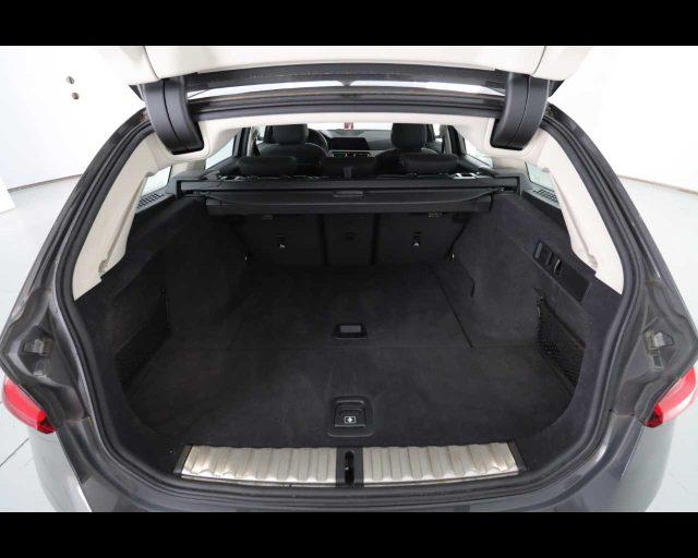 BMW 318 d 48V Touring Business Advantage