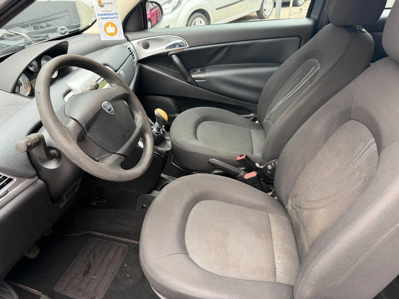 Lancia Ypsilon 3 Porte Ypsilon 1.2 8v Diva 69cv DISTRIBUZIONE NUOVA EURO 5