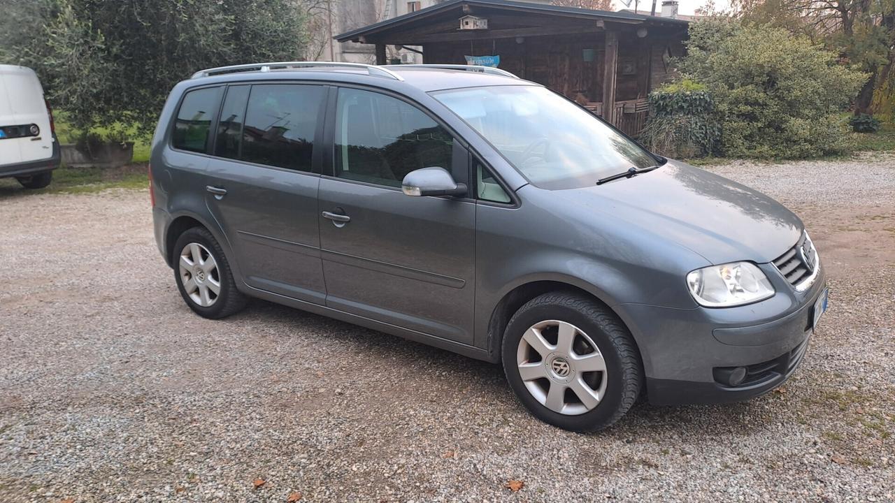 Volkswagen Touran 2.0 TDI Cambio AUTOMATICO