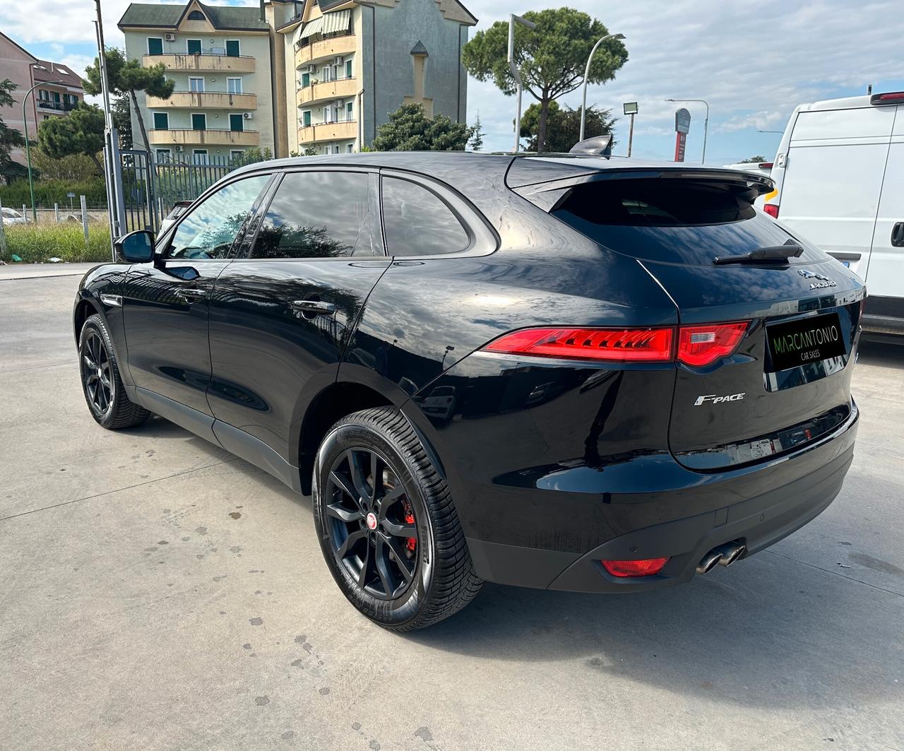 Jaguar F-Pace 2.0 D 180 CV