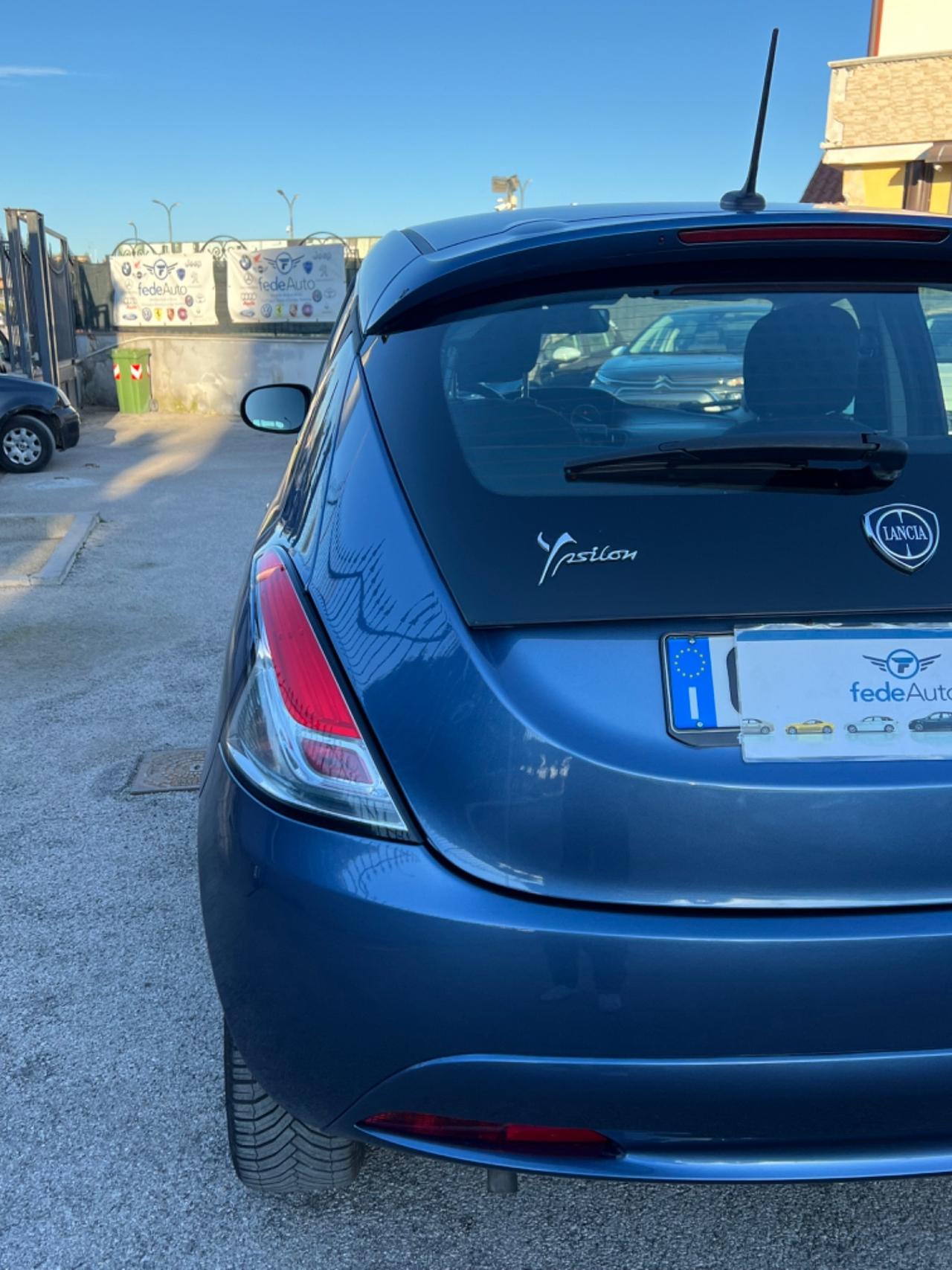 Lancia Ypsilon 1.0 GPL Hybrid Anno 2022