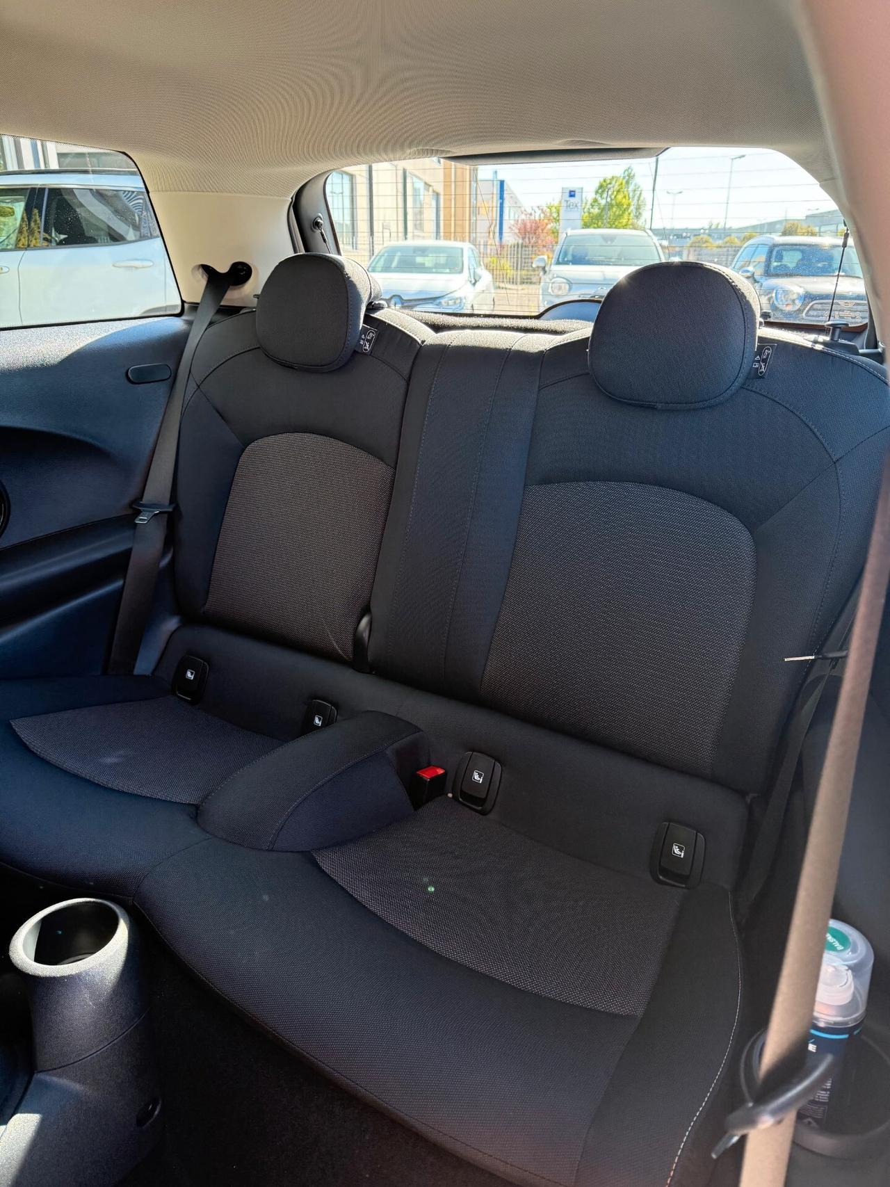 Mini 1.5 Cooper Essential