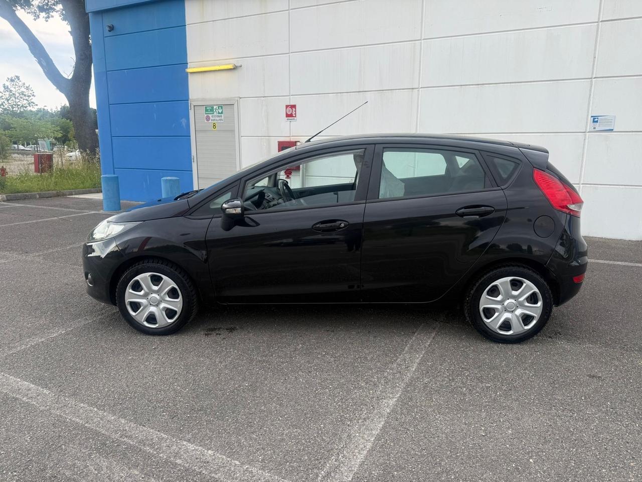 FORD FIESTA TITANIUM 1.4 DIESEL 2010 12 MESI DI GARANZIA