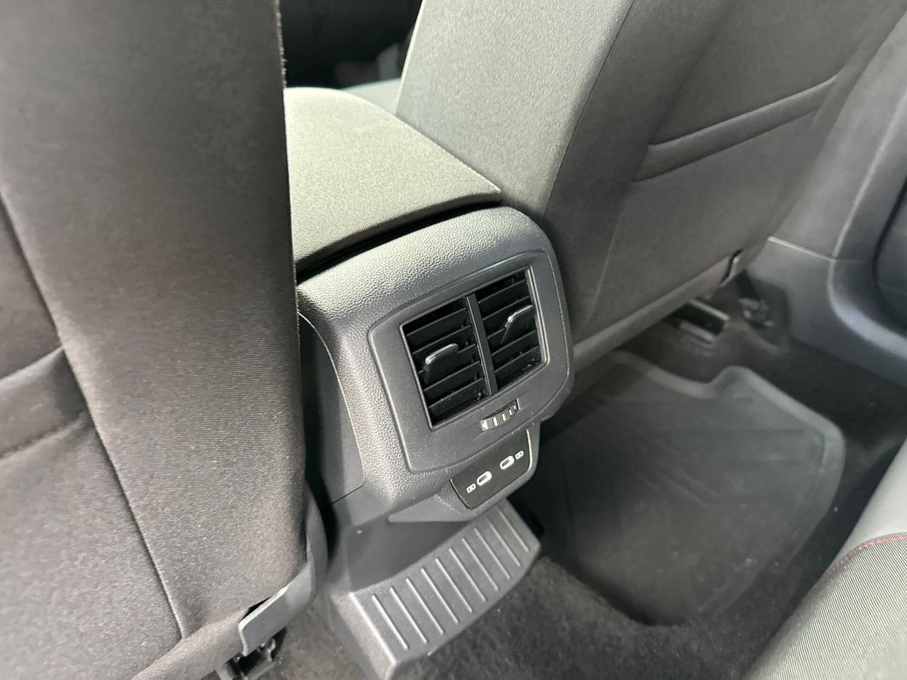 Volkswagen T-Roc 1.5 TSI ACT DSG R-Line