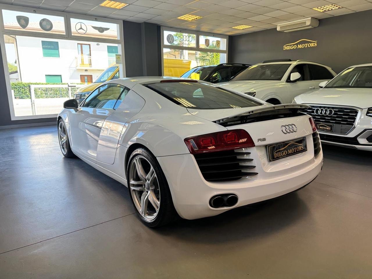 Audi R8 4.2 V8 FSI quattro R tronic
