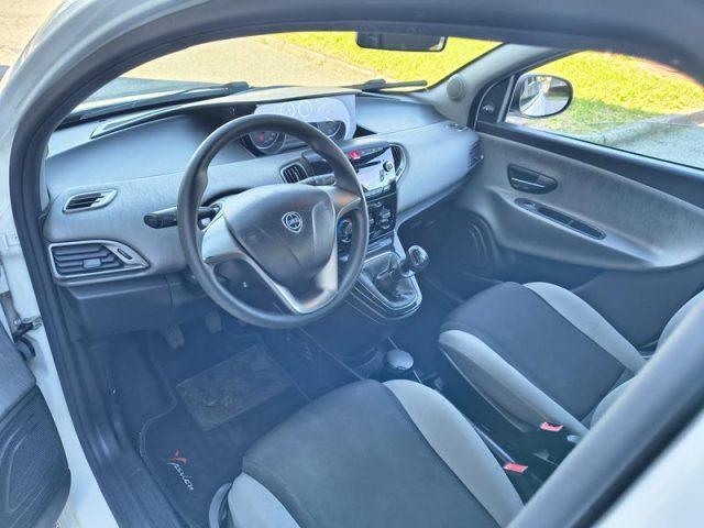 LANCIA Ypsilon 1.2 69 CV 5 porte Silver NEOPATENTATI
