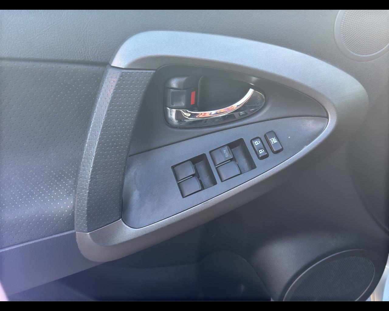 TOYOTA RAV4 Crossover 2.2 D-4D 150 CV DPF Exclusive