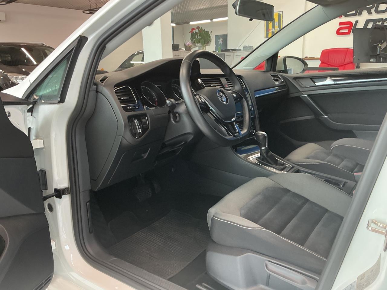 Volkswagen Golf 1.6 Diesel Automatica Neopatentati