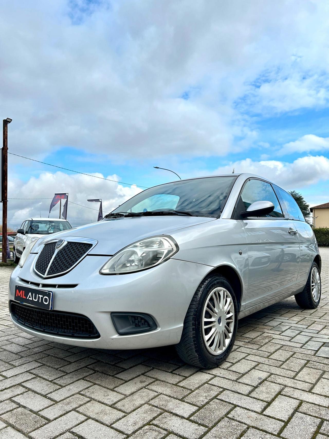 Lancia Ypsilon 1.2 Platino - OK NEOPATENTATO