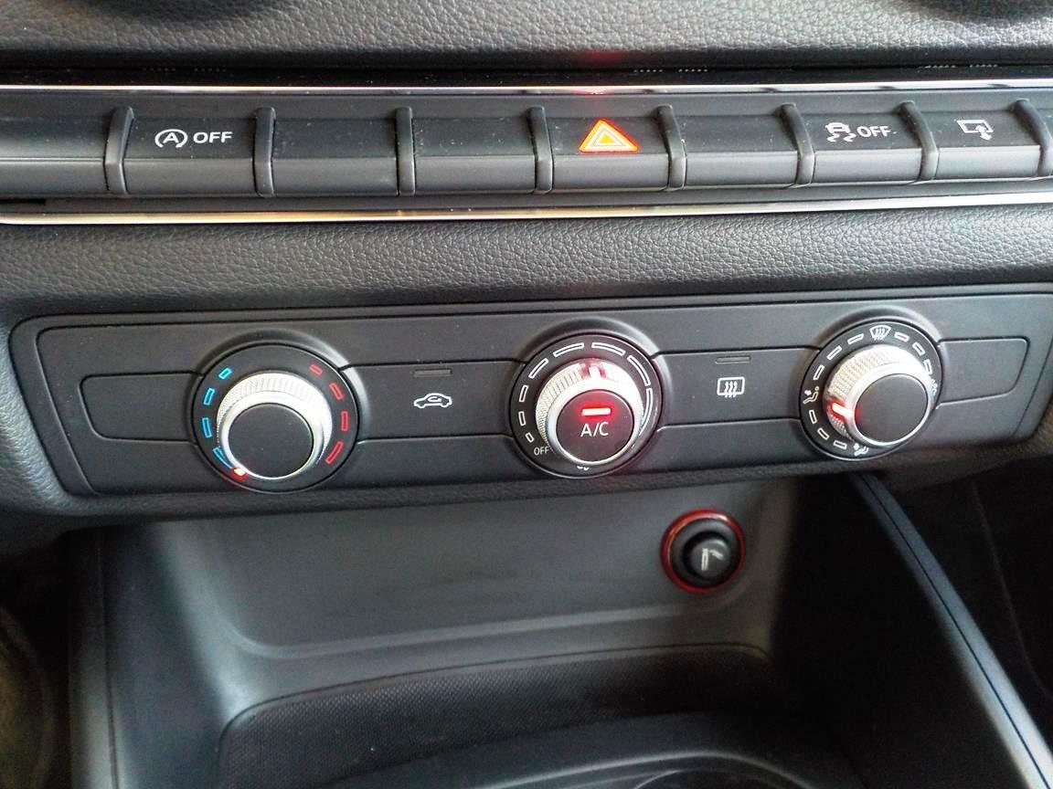 Audi A3 Sedan 1.6 TDI clean diesel Young