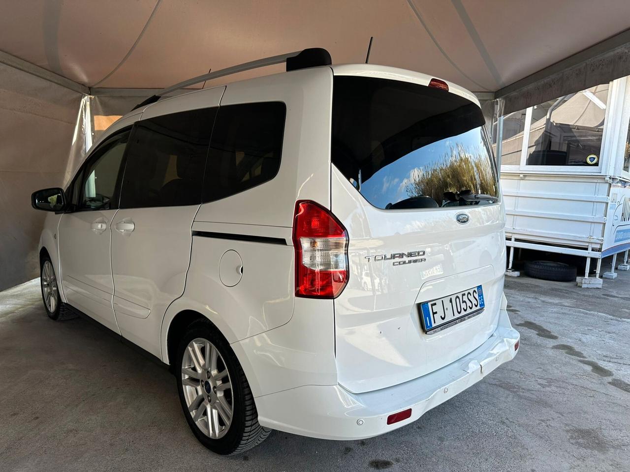 Ford Tourneo Courier Tourneo Courier 1.5 TDCI 75 CV Titanium