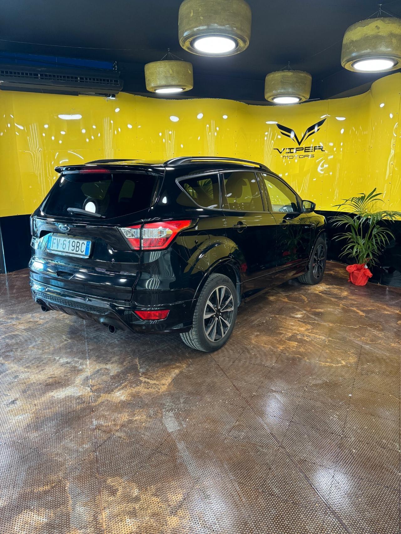 Ford Kuga 1.5 TDCI 120 CV S&S 2WD ST-Line