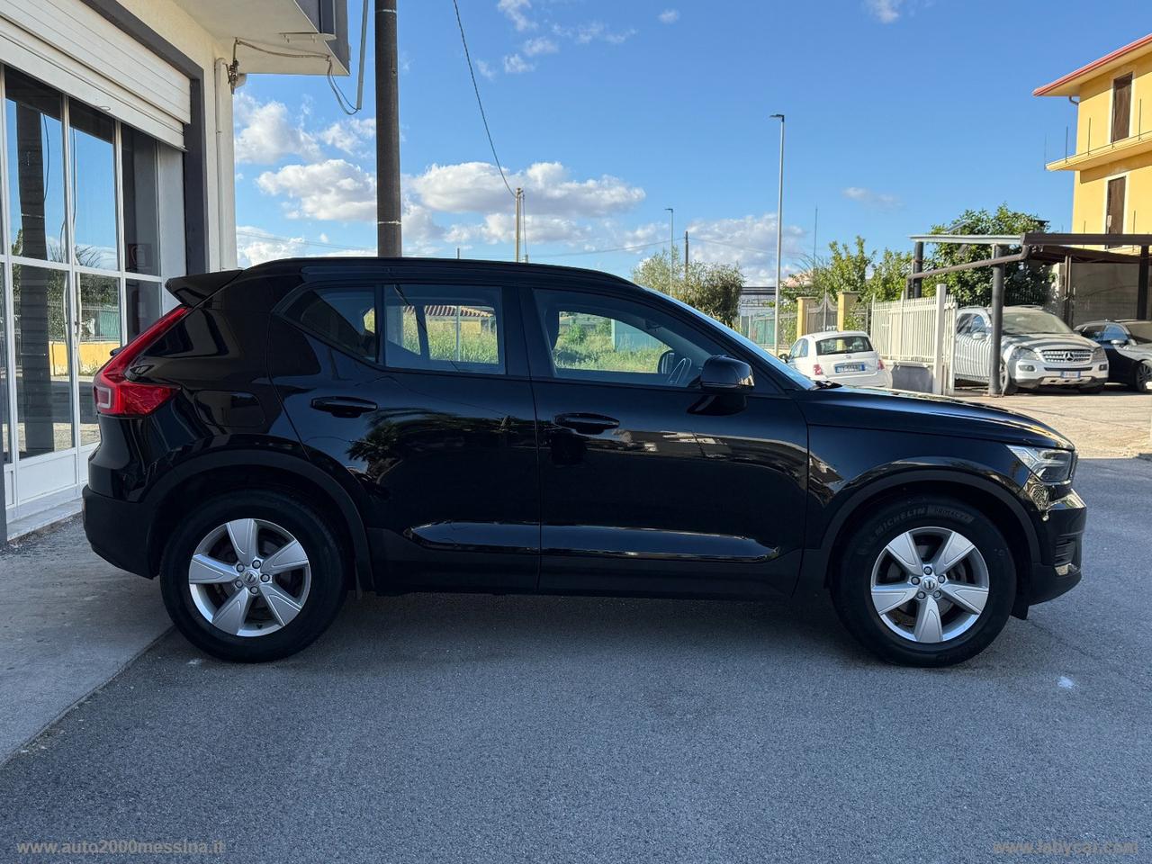 VOLVO XC40 T2 Momentum Core