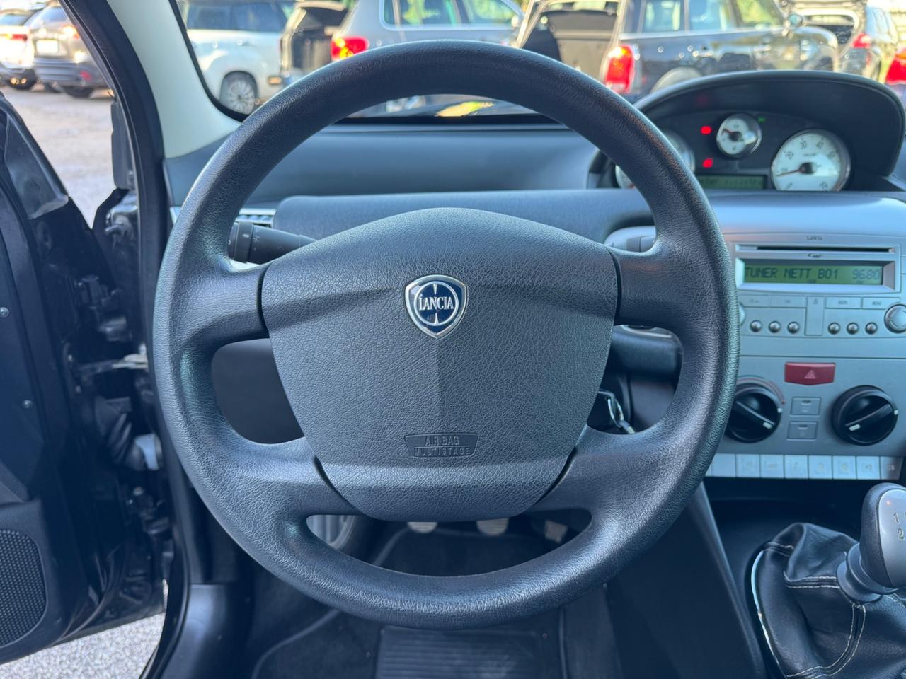 Lancia Ypsilon 1.2 Platino NEOPATENTATI