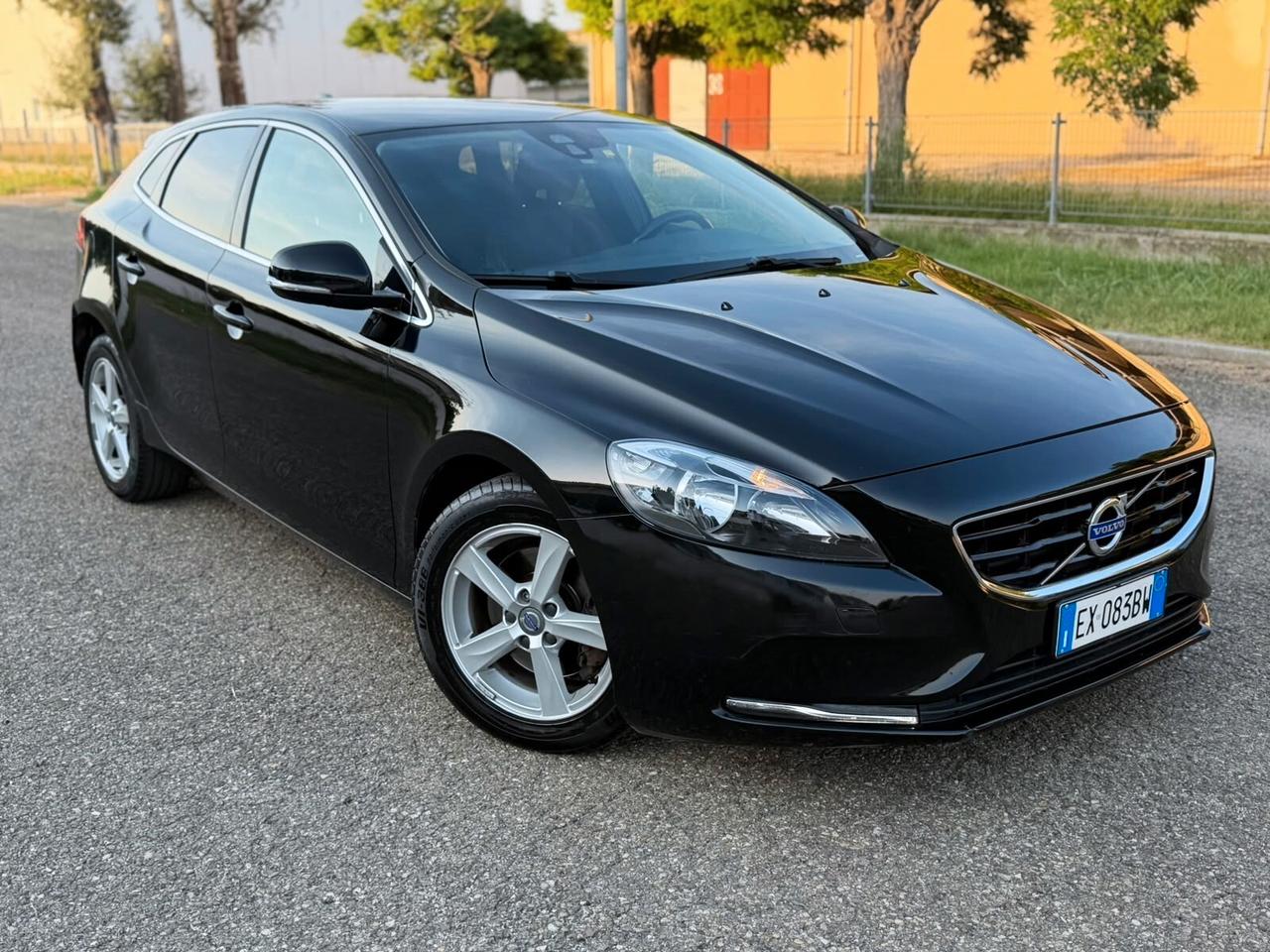VOLVO V40 1.6 CAMBIO AUTOMATICO PER DISABILI
