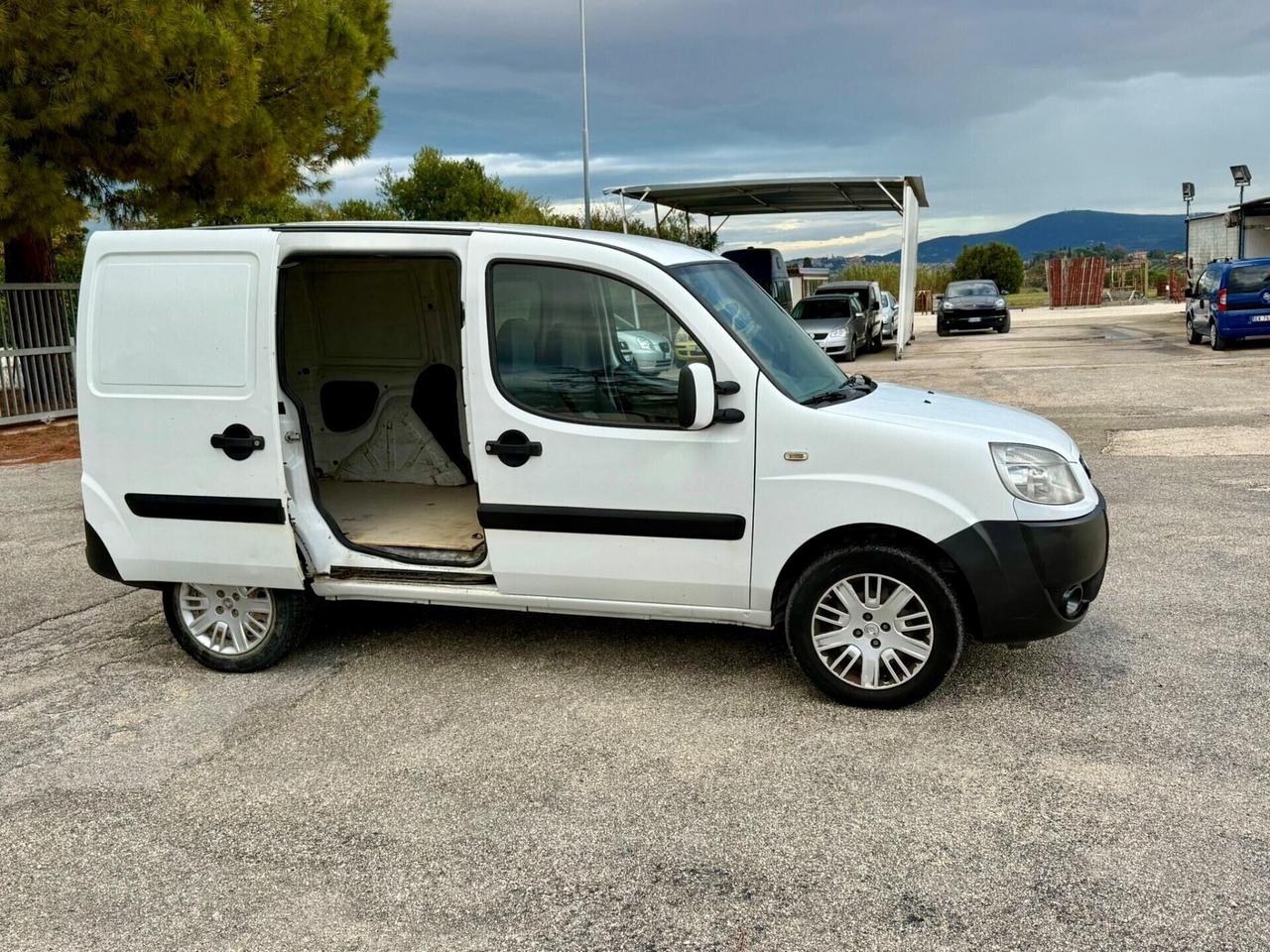 Furgone Fiat Doblò cargo 1.3 MJT neopatentati