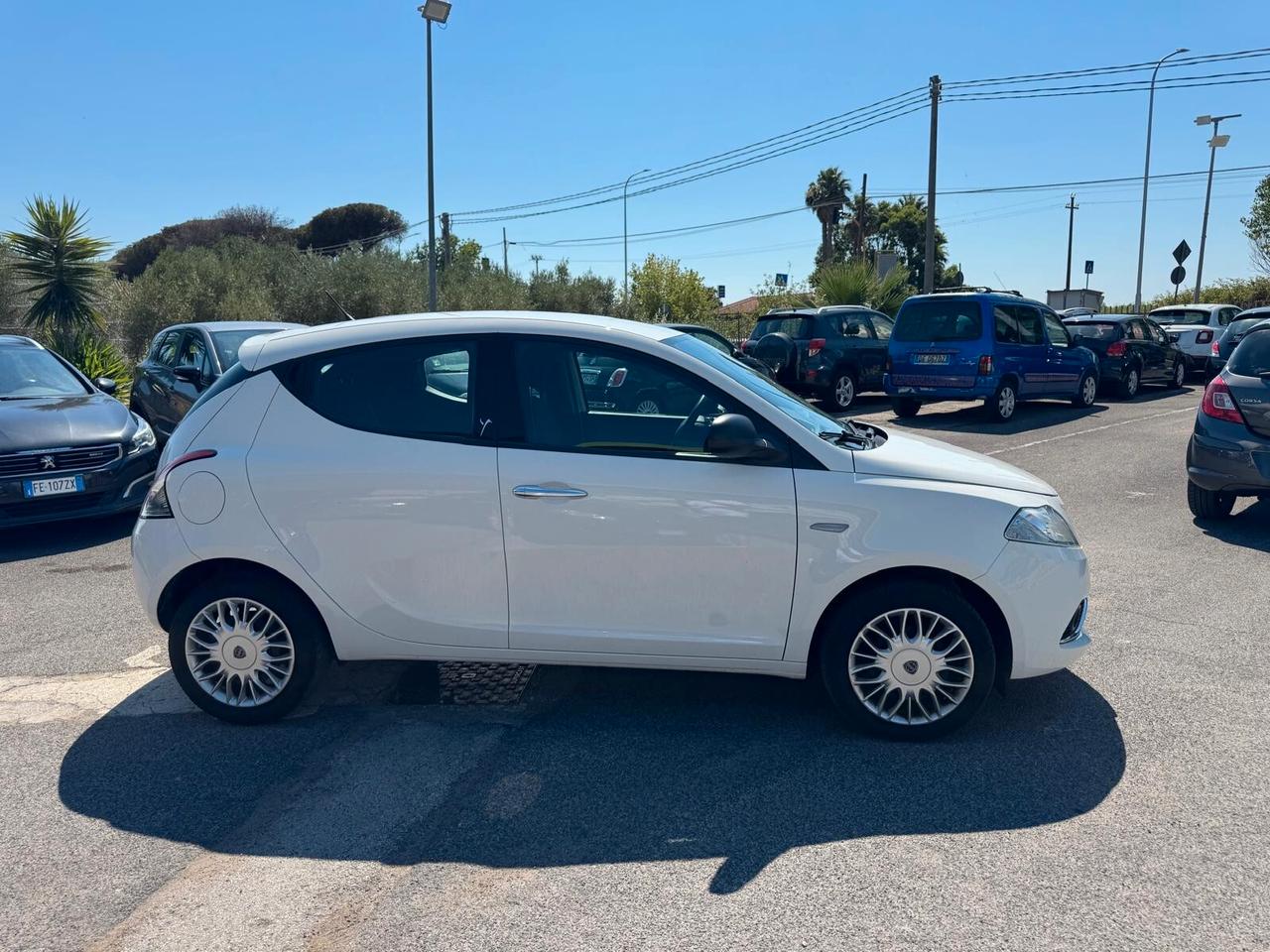 Lancia Ypsilon 1.2 BENZINA 69CV SILVER 2016