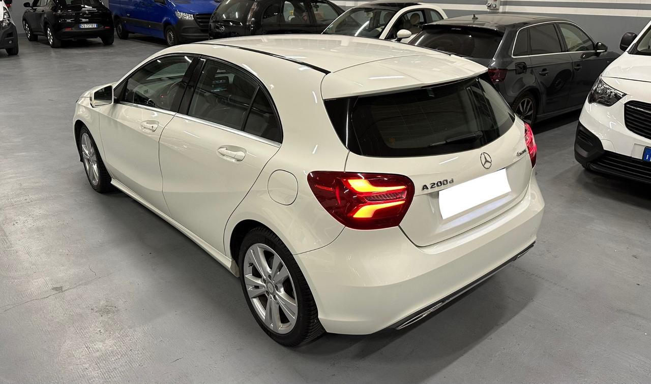 MERCEDES CLASSE 200D 4MATIC PREMIUM