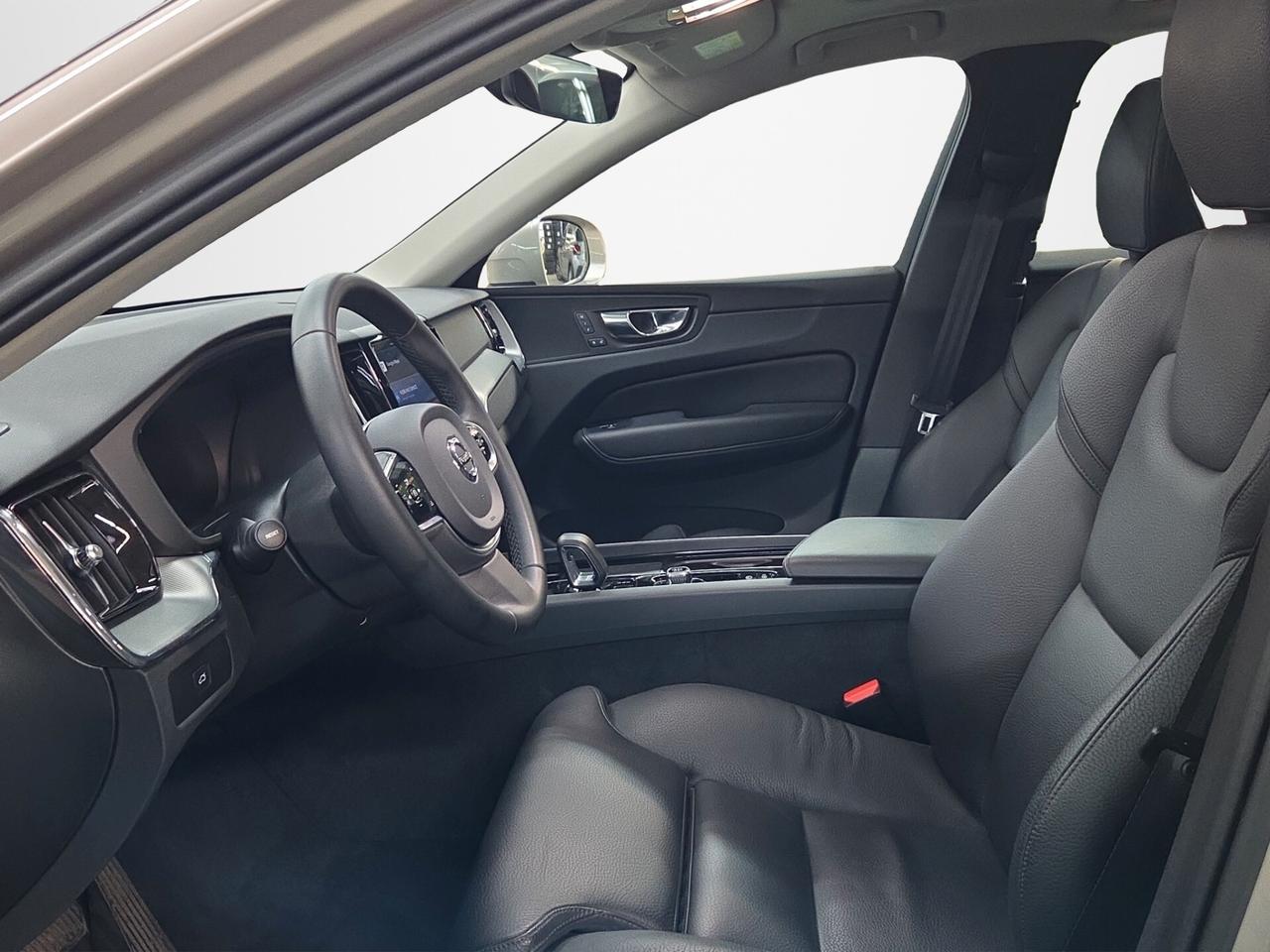 Volvo XC60 B4 (d) AWD automatico Plus Bright