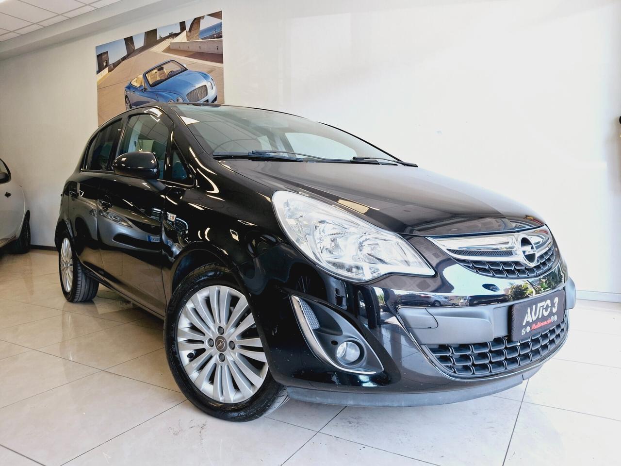 Opel Corsa 1.2 5 porte Cosmo