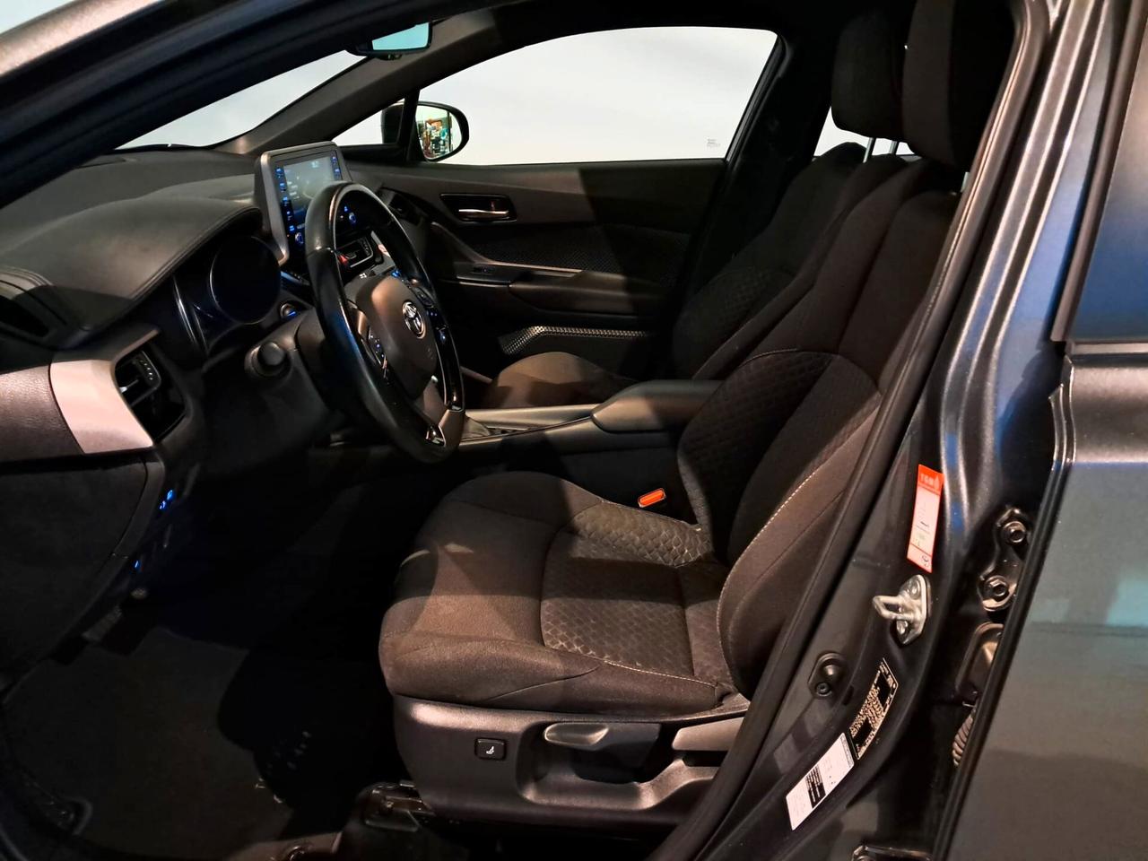 Toyota C-HR 1.8 Hybrid E-CVT Business