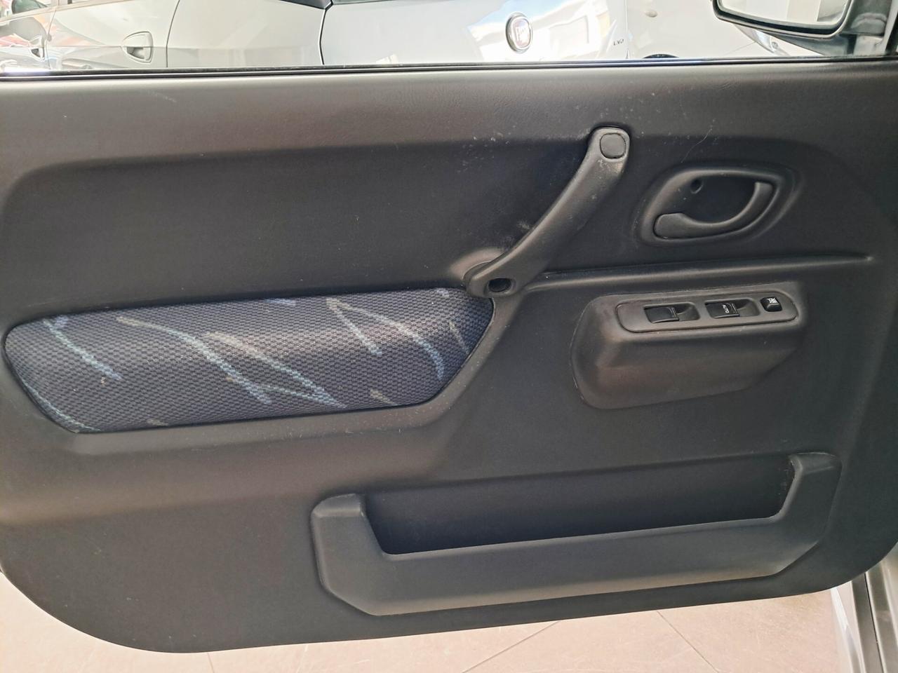 Suzuki Jimny 1.3i 16V cat 4WD JLX