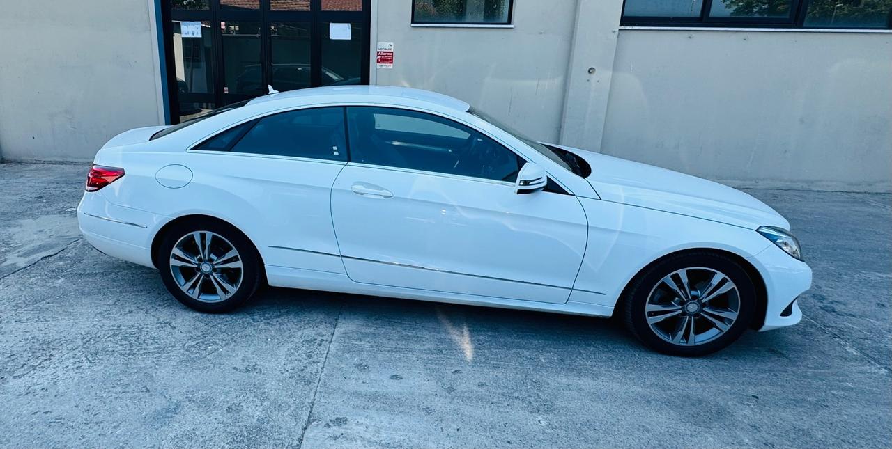 Mercedes-benz E 220 CDI Coupé Premium