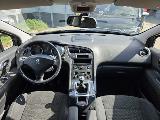 PEUGEOT 5008 1.6 HDi 115CV 7POSTI