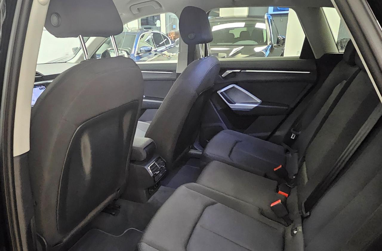 Audi Q3 35 TDI S tronic Business Advanced KM 123000