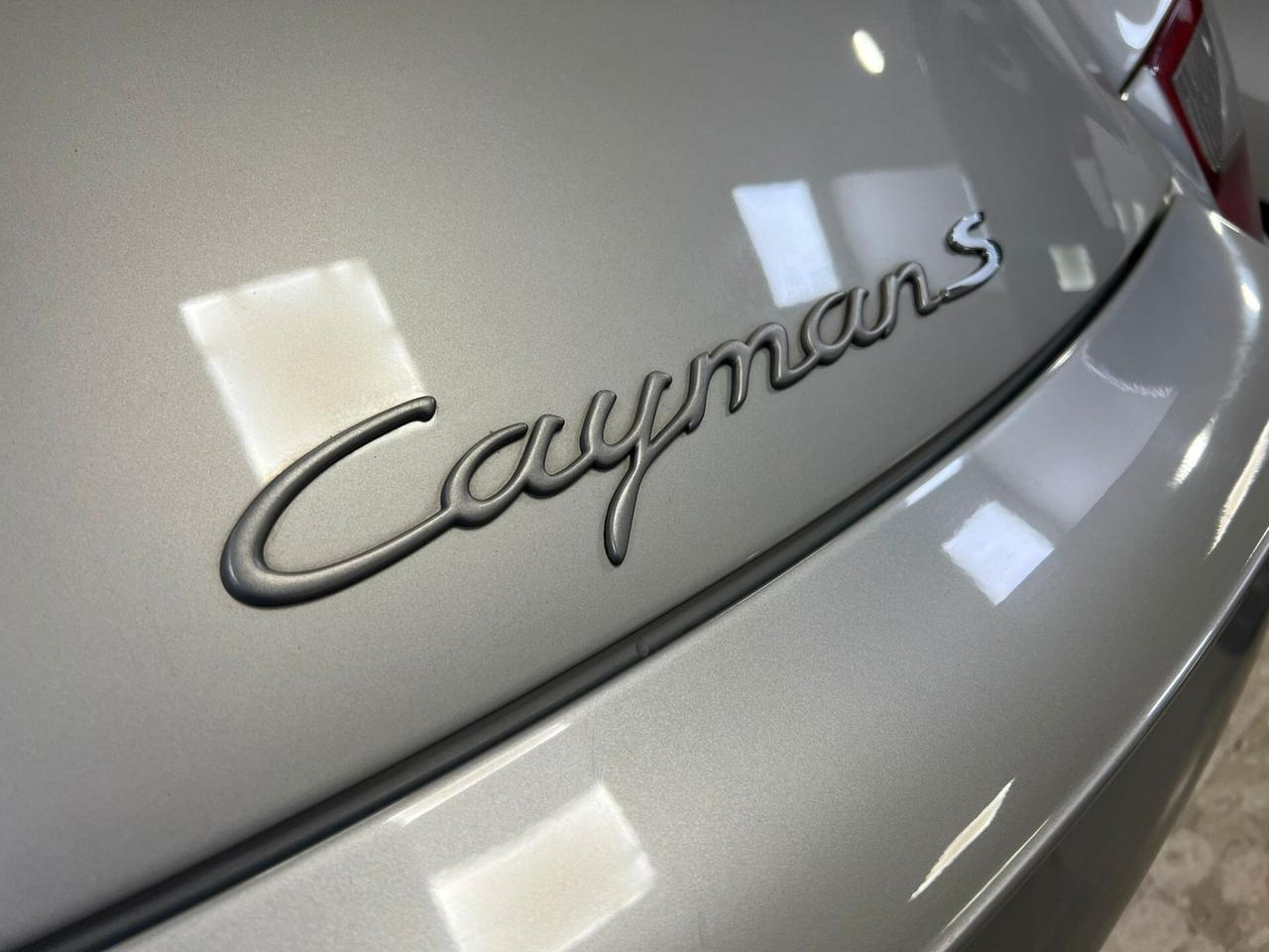 Porsche Cayman 2.7