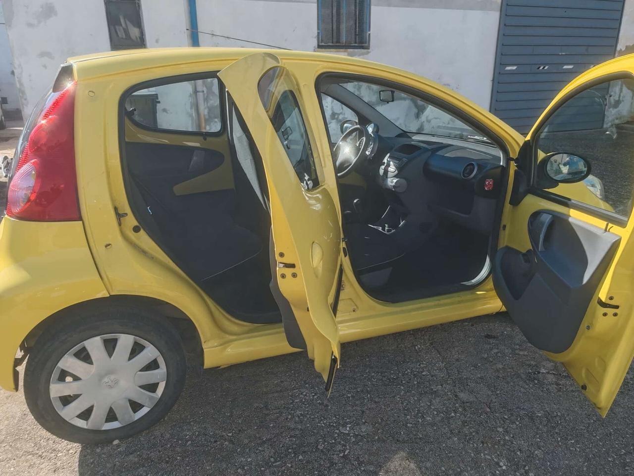 Peugeot 107 1.0 68CV 5p. Plaisir 2Tronic