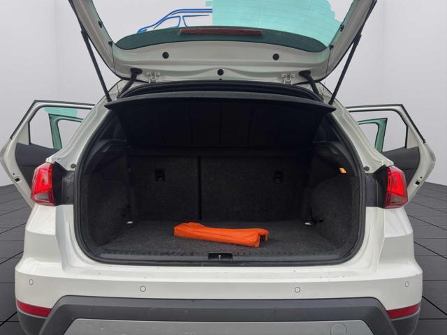 SEAT Arona 1.0TGI FR-CERCHI17-CRUISE-NAVI-SENSORI-DIURNI LEED